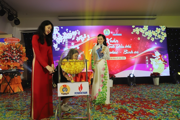 Đầm ấm “Xuân nghĩa tình Dầu khí - Tết hạnh phúc, bình an” năm 2023 khu vực phía Nam Đầm ấm “Xuân nghĩa tình Dầu khí Tết hạnh phúc, bình an” năm 2023 khu vực phía Nam