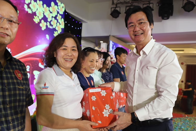 Đầm ấm “Xuân nghĩa tình Dầu khí - Tết hạnh phúc, bình an” năm 2023 khu vực phía Nam Đầm ấm “Xuân nghĩa tình Dầu khí Tết hạnh phúc, bình an” năm 2023 khu vực phía Nam