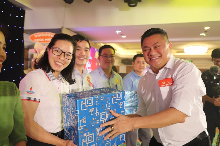 Đầm ấm “Xuân nghĩa tình Dầu khí - Tết hạnh phúc, bình an” năm 2023 khu vực phía Nam Đầm ấm “Xuân nghĩa tình Dầu khí Tết hạnh phúc, bình an” năm 2023 khu vực phía Nam