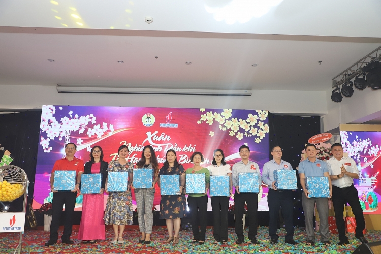 Đầm ấm “Xuân nghĩa tình Dầu khí - Tết hạnh phúc, bình an” năm 2023 khu vực phía Nam Đầm ấm “Xuân nghĩa tình Dầu khí Tết hạnh phúc, bình an” năm 2023 khu vực phía Nam