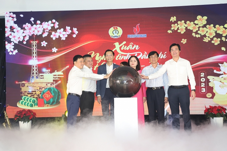 Đầm ấm “Xuân nghĩa tình Dầu khí - Tết hạnh phúc, bình an” năm 2023 khu vực phía Nam Đầm ấm “Xuân nghĩa tình Dầu khí - Tết hạnh phúc, bình an năm 2023