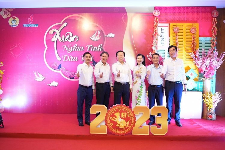 Đầm ấm “Xuân nghĩa tình Dầu khí - Tết hạnh phúc, bình an” năm 2023 khu vực phía Nam Đầm ấm “Xuân nghĩa tình Dầu khí Tết hạnh phúc, bình an” năm 2023 khu vực phía Nam