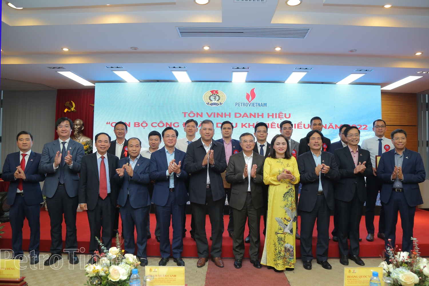 CĐ DKVN phát huy tinh thần tự chủ, đoàn kết, sáng tạo trong lao động, đóng góp vào thắng lợi chung của Tập đoàn năm 2022 CĐ DKVN phát huy tinh thần tự chủ, đoàn kết, sáng tạo trong lao động, đóng góp vào thắng lợi chung của Tập đoàn năm 2022