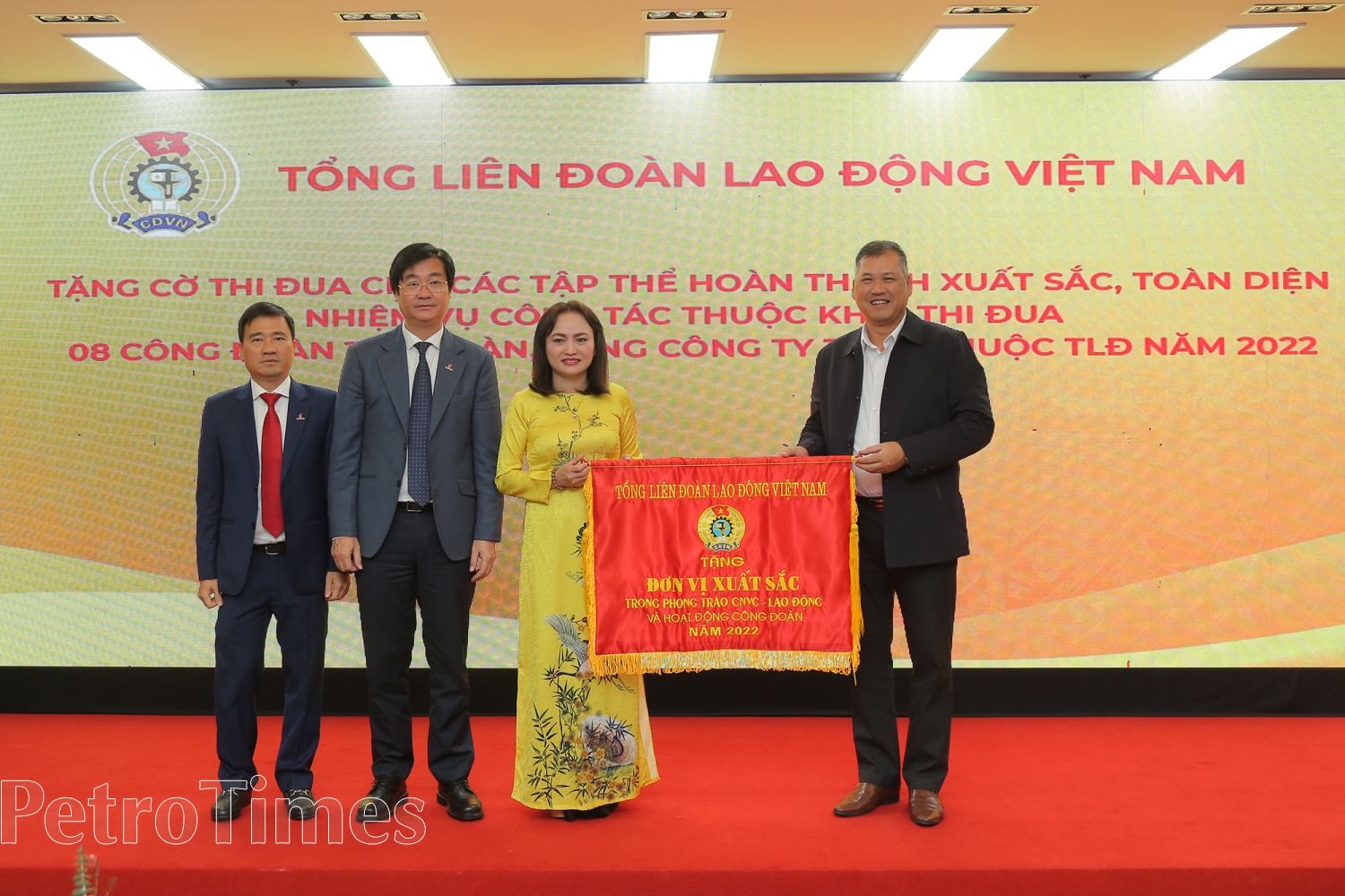 CĐ DKVN phát huy tinh thần tự chủ, đoàn kết, sáng tạo trong lao động, đóng góp vào thắng lợi chung của Tập đoàn năm 2022 CĐ DKVN phát huy tinh thần tự chủ, đoàn kết, sáng tạo trong lao động, đóng góp vào thắng lợi chung của Tập đoàn năm 2022