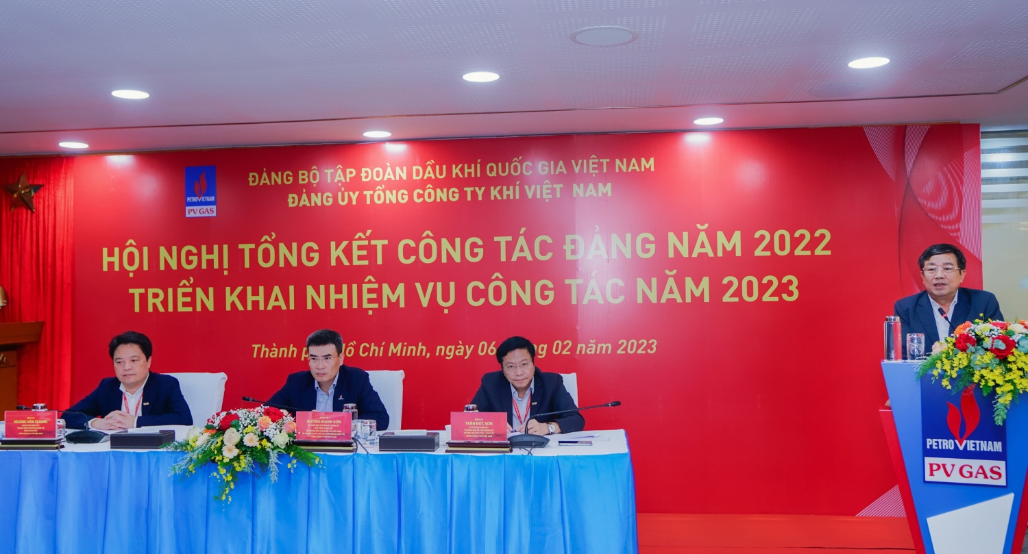 Đồng chí Phạm Xuân Cảnh - Phó Bí thư Thường trực Đảng ủy, Thành viên HĐTV Tập đoàn phát biểu chỉ đạo Hội nghị, ghi nhận, biểu dương và đánh giá cao những kết quả to lớn, toàn diện mà Đảng bộ PV GAS đạt được Đồng chí Phạm Xuân Cảnh - Phó Bí thư Thường trực Đảng ủy, Thành viên HĐTV Tập đoàn phát biểu chỉ đạo Hội nghị, ghi nhận, biểu dương và đánh giá cao những kết quả to lớn, toàn diện mà Đảng bộ PV GAS đạt được