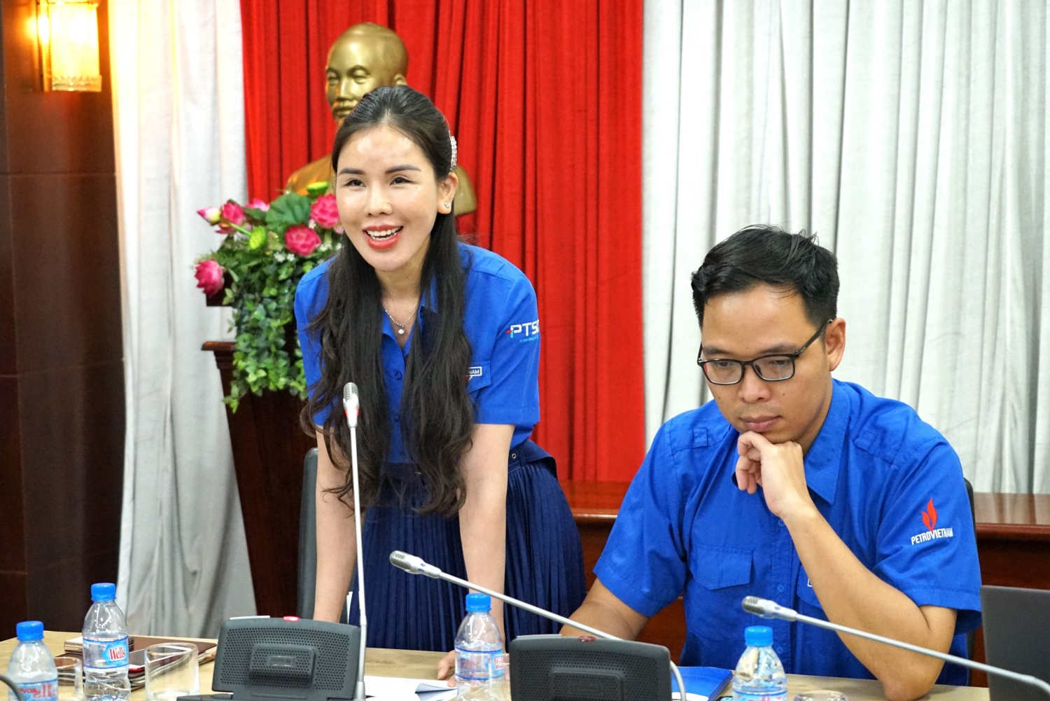 (LIVE) Tổng Giám đốc Petrovietnam Lê Mạnh Hùng đối thoại trực tuyến với tuổi trẻ Dầu khí trên cả nước (LIVE) Tổng Giám đốc Petrovietnam Lê Mạnh Hùng đối thoại trực tuyến với tuổi trẻ Dầu khí trên cả nước