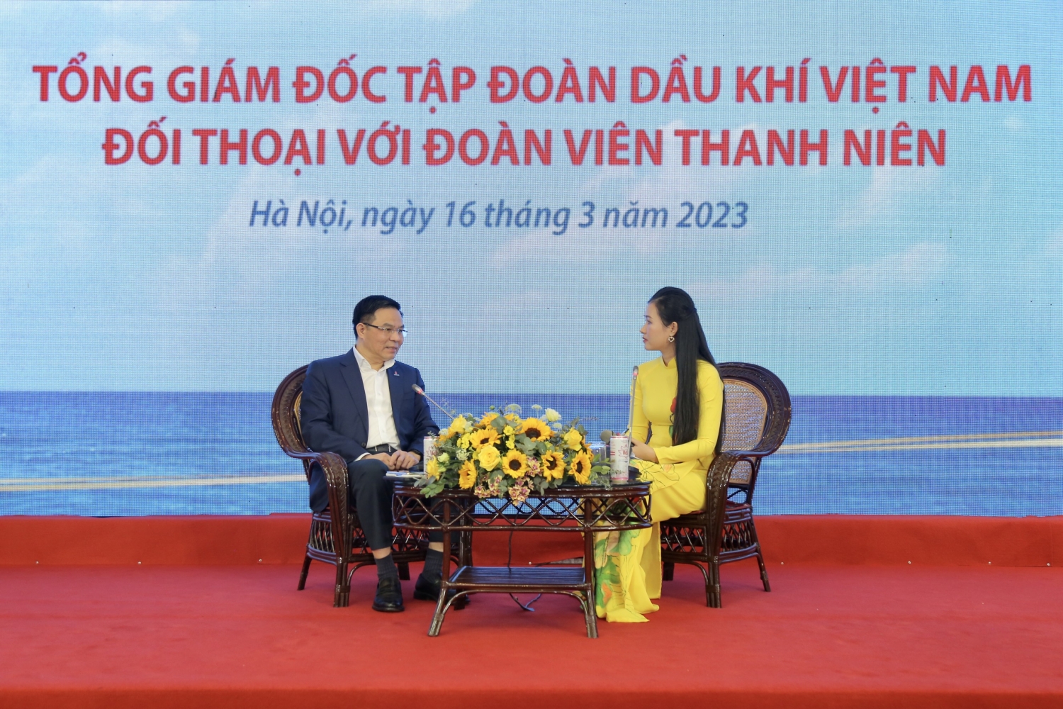 (LIVE) Tổng Giám đốc Petrovietnam Lê Mạnh Hùng đối thoại trực tuyến với tuổi trẻ Dầu khí trên cả nước (LIVE) Tổng Giám đốc Petrovietnam Lê Mạnh Hùng đối thoại trực tuyến với tuổi trẻ Dầu khí trên cả nước
