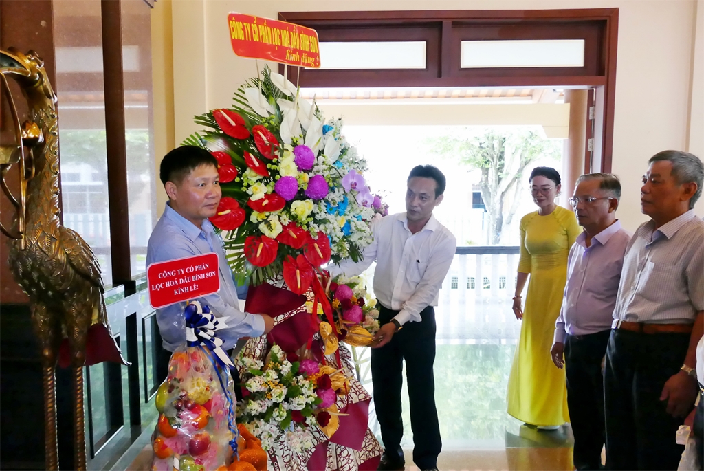 BSR tổ chức chương trình tri ân cố Thủ tướng Võ Văn Kiệt và thực hiện công tác ASXH tại tỉnh Vĩnh Long BSR tổ chức chương trình tri ân cố Thủ tướng Võ Văn Kiệt và thực hiện công tác ASXH tại tỉnh Vĩnh Long