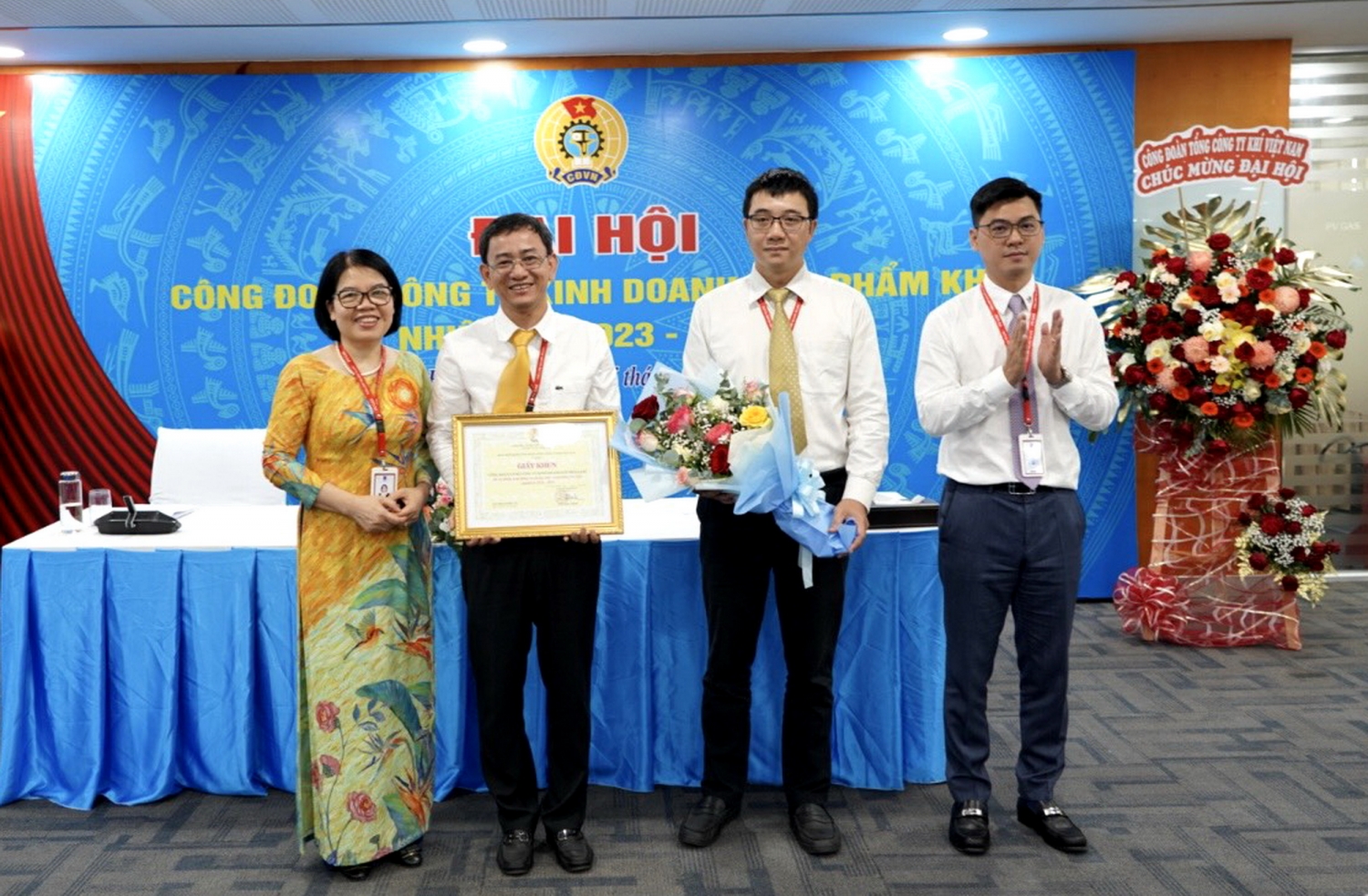 Công đoàn PV GAS Trading: Đoàn kết, đổi mới vì sự phát triển của Công ty, vì lợi ích của người lao động Công đoàn PV GAS Trading: Đoàn kết, đổi mới vì sự phát triển của Công ty, vì lợi ích của người lao động
