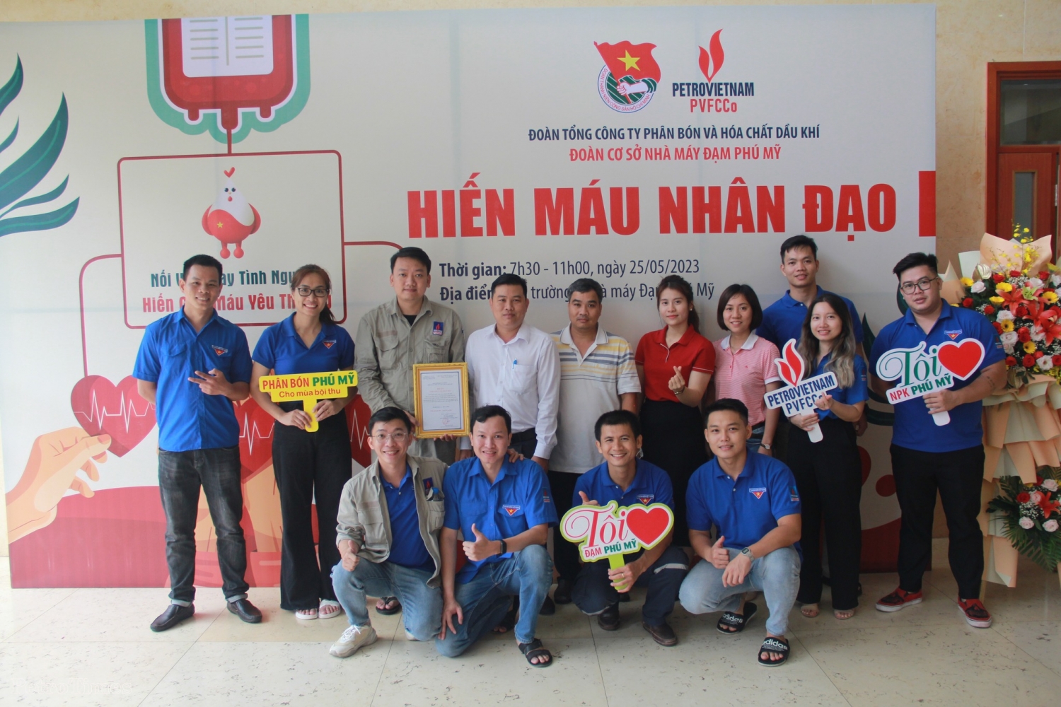 Hiến máu nhân đạo: Nét đẹp thiện nguyện của Đoàn Thanh niên Nhà máy Đạm Phú Mỹ Hiến máu nhân đạo: Nét đẹp thiện nguyện của Đoàn Thanh niên Nhà máy Đạm Phú Mỹ