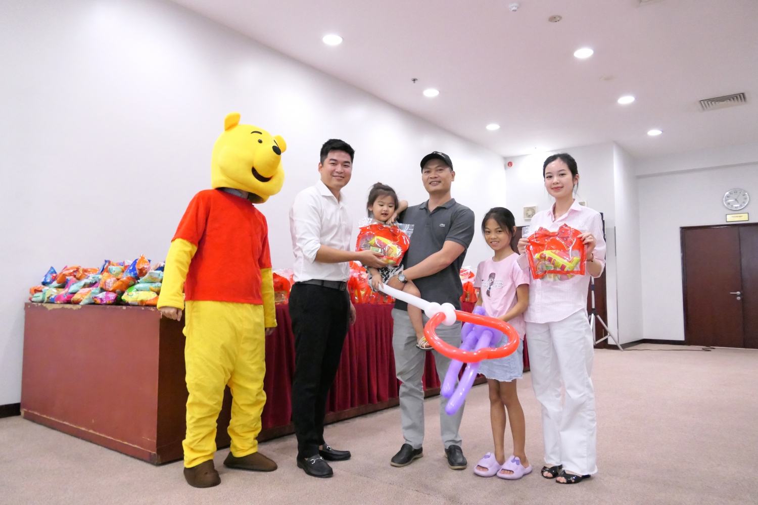 Đoàn Thanh niên Cơ quan Tập đoàn tổ chức Ngày hội Thiếu nhi 1/6