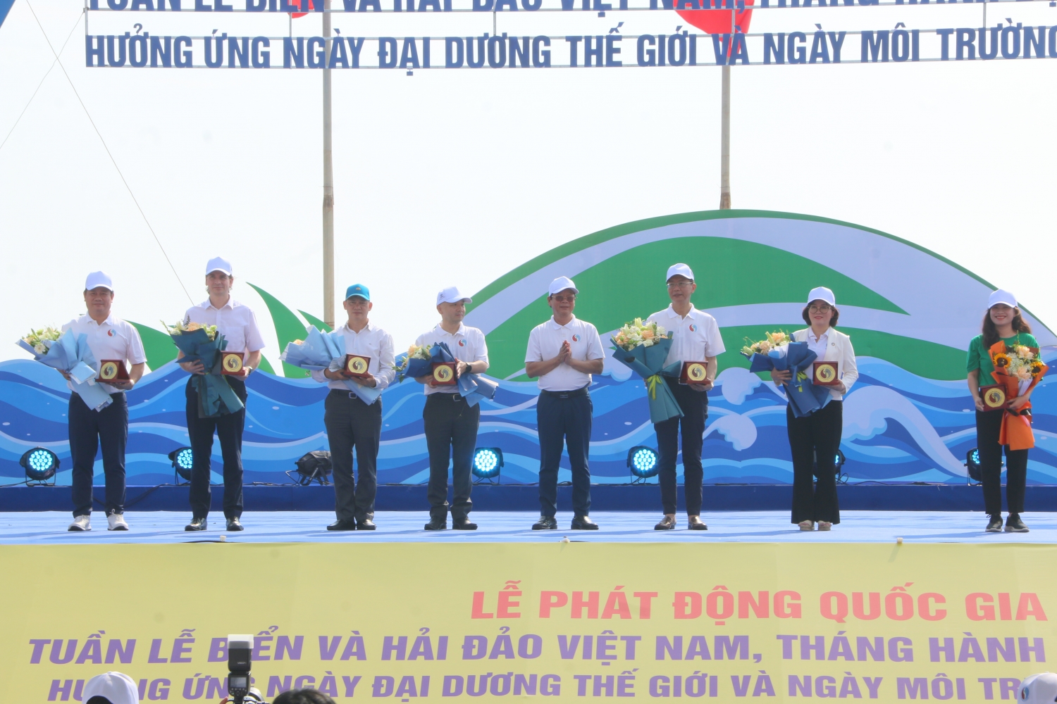 Petrovietnam hưởng ứng Lễ phát động quốc gia Tuần lễ Biển và Hải đảo Việt Nam Petrovietnam hưởng ứng Lễ phát động quốc gia Tuần lễ Biển và Hải đảo Việt Nam