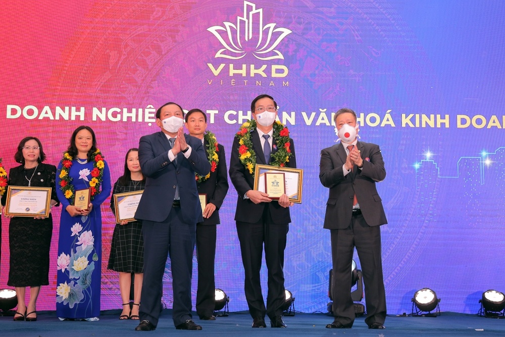 Từ văn hóa dân tộc đến văn hóa Dầu khí Từ văn hóa dân tộc đến văn hóa dầu khí