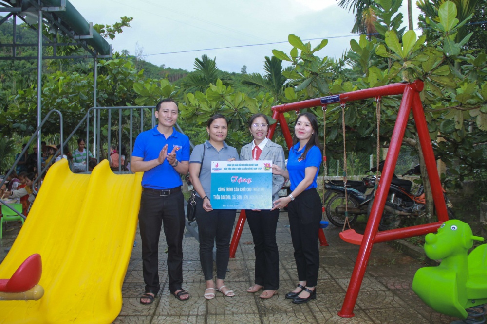 Tuổi trẻ PV Power và PV Power DHC tổ chức “Chiến dịch Hè tình nguyện năm 2023” tại huyện miền núi Sơn Tây, Quảng Ngãi
