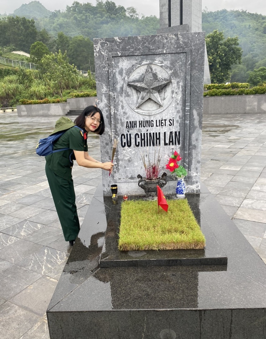 PETROCONs: Hành trình tưởng niệm các anh hùng liệt sĩ Trung đoàn 52 Tây Tiến anh hùng PETROCONs: Hành trình tưởng niệm các anh hùng liệt sĩ Trung đoàn 52 Tây Tiến anh hùng