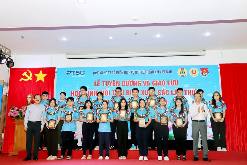 PTSC tổ chức lễ tuyên dương học sinh giỏi tiêu biểu lần thứ IX, năm học 2022-2023