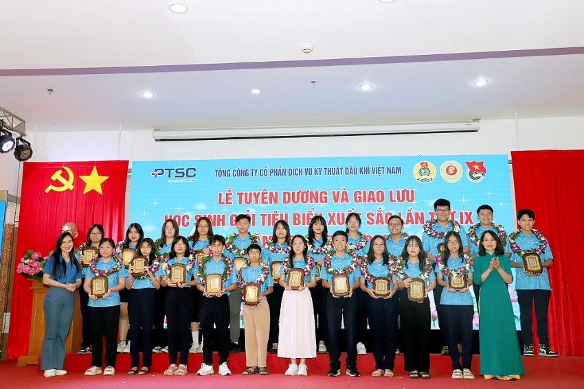 PTSC tổ chức lễ tuyên dương học sinh giỏi tiêu biểu lần thứ IX, năm học 2022-2023