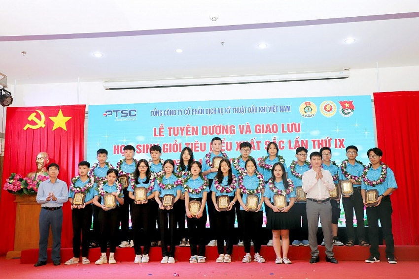 PTSC tổ chức lễ tuyên dương học sinh giỏi tiêu biểu lần thứ IX, năm học 2022-2023