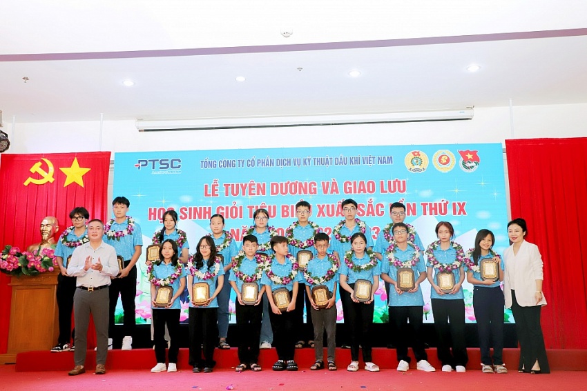 PTSC tổ chức lễ tuyên dương học sinh giỏi tiêu biểu lần thứ IX, năm học 2022-2023