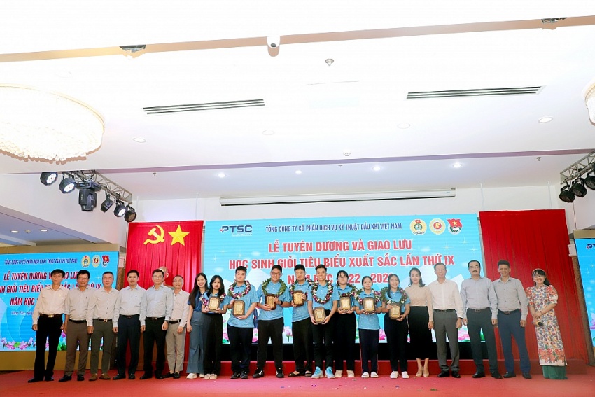 PTSC tổ chức lễ tuyên dương học sinh giỏi tiêu biểu lần thứ IX, năm học 2022-2023