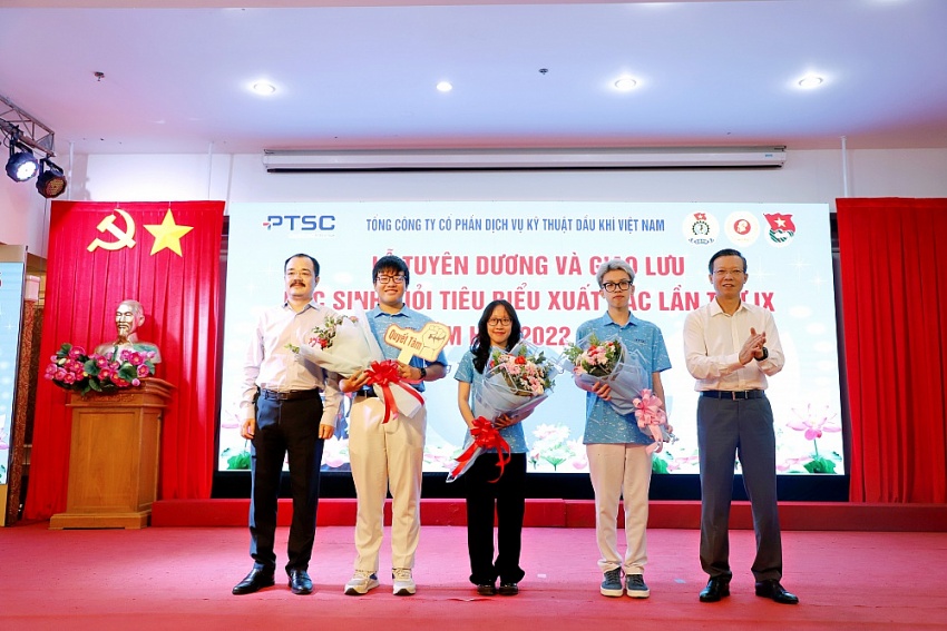 PTSC tổ chức lễ tuyên dương học sinh giỏi tiêu biểu lần thứ IX, năm học 2022-2023