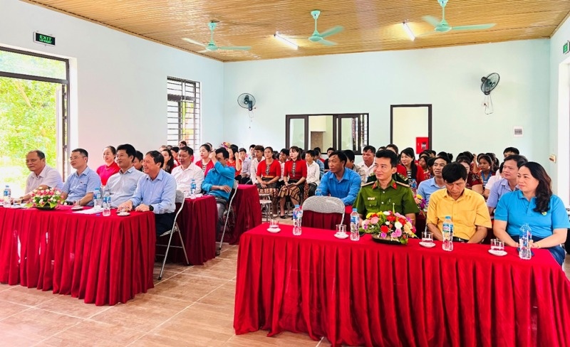 Công đoàn Vietsovpetro trao tặng nhà ăn và bếp nấu ăn trường học tại Nghệ An