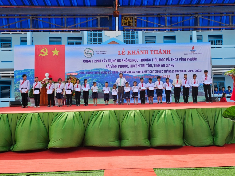 PVEP tài trợ xây dựng Trường Tiểu học và THCS Vĩnh Phước, tỉnh An Giang PVEP tài trợ 5 tỷ đồng xây dựng Trường Tiểu học và THCS Vĩnh Phước, tỉnh An Giang