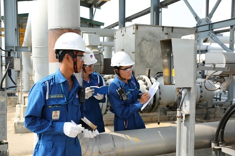 Công nhân, kỹ sư BSR đã làm chủ khoa học công nghệ lọc hóa dầu (Hình tư liệu) Công nhân, kỹ sư BSR đã làm chủ khoa học công nghệ lọc hóa dầu (Hình tư liệu)