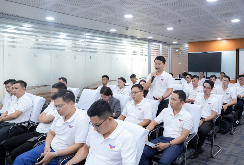 H6. Các bạn thanh niên bày tỏ nguyện vọng cống hiến và tinh thần sẵn sàng vì sự nghiệp chung