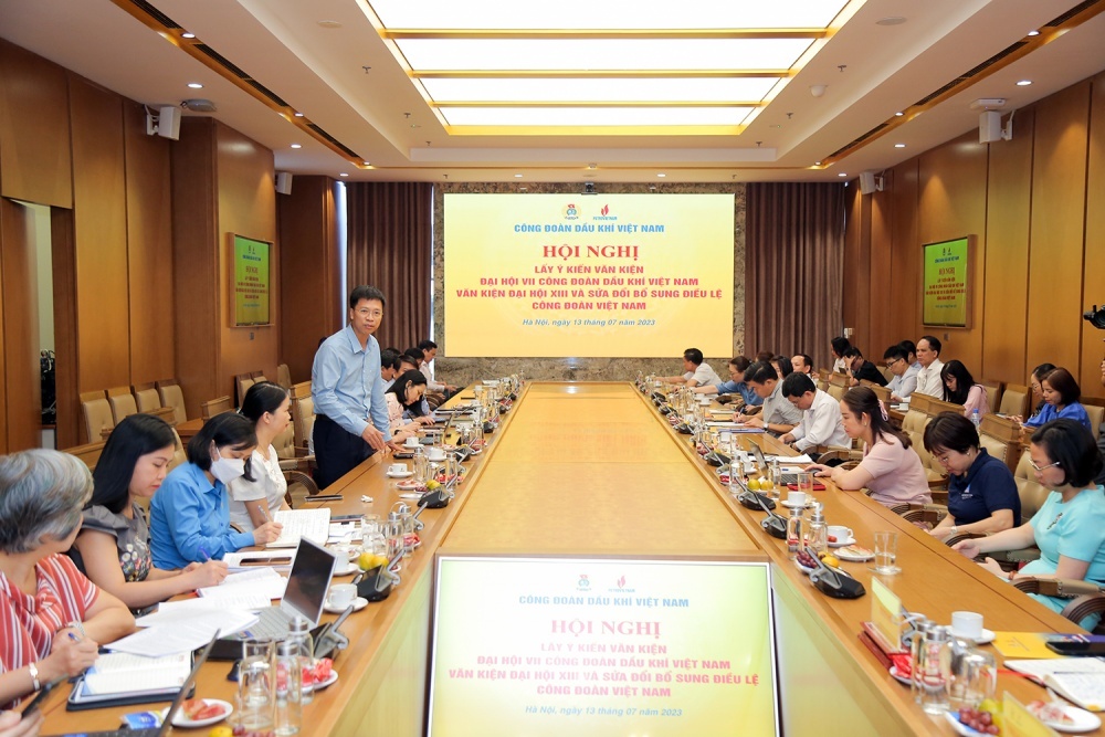 Toàn cảnh hội nghị lấy ý kiến Văn kiện Đại hội VII Công đoàn Dầu khí Việt Nam phía Bắc. Toàn cảnh hội nghị lấy ý kiến Văn kiện Đại hội VII Công đoàn Dầu khí Việt Nam phía Bắc.
