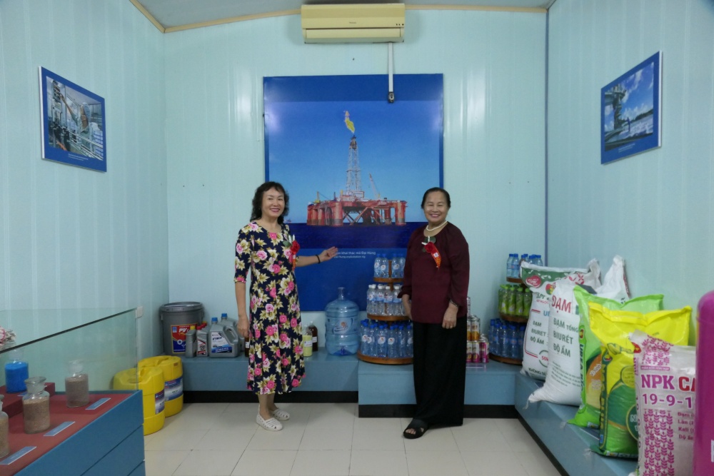 Gặp mặt, tri ân các cán bộ hưu trí từng công tác tại Viện Dầu khí Việt Nam qua các thời kỳ Gặp mặt, tri ân các cán bộ hưu trí từng công tác tại Viện Dầu khí Việt Nam qua các thời kỳ
