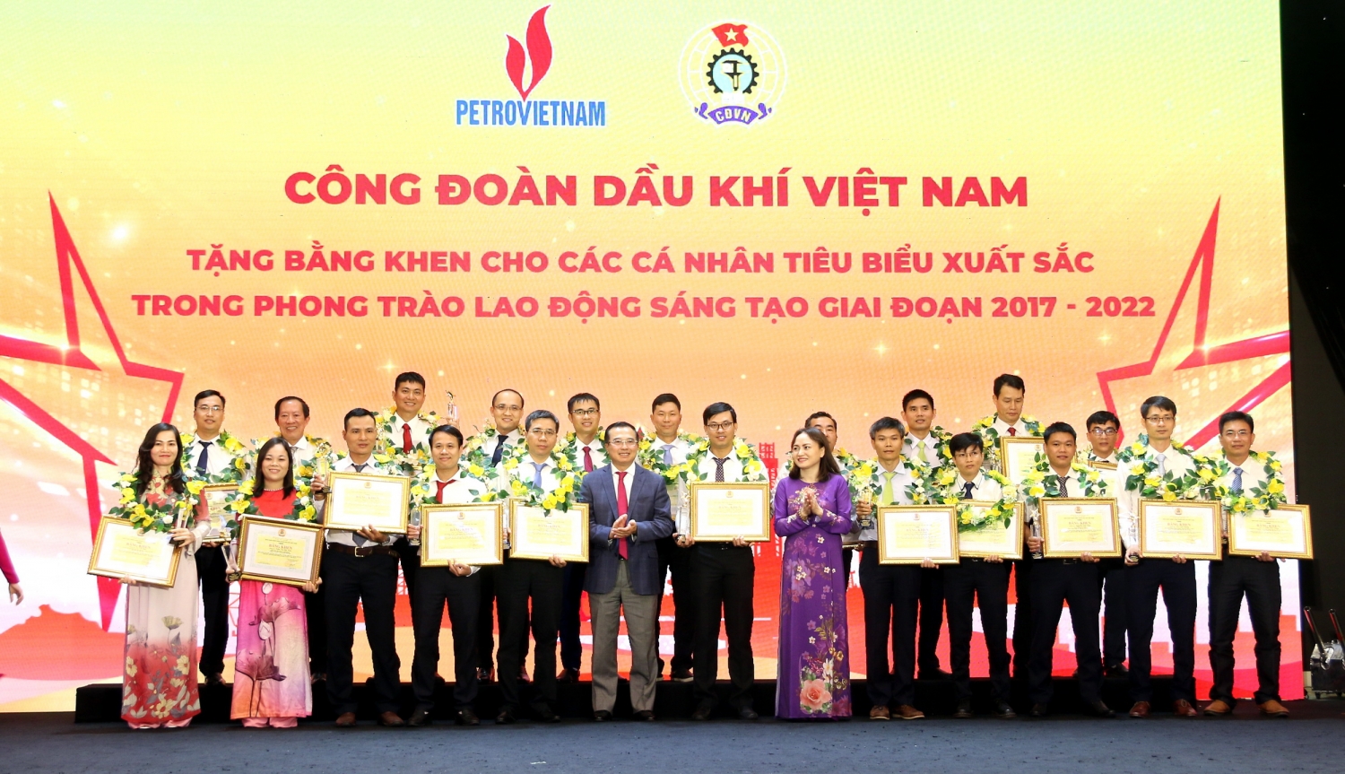 Công đoàn Dầu khí Việt Nam khen thưởng các cá nhân xuất sắc trong phong trào Lao động sáng tạo 2017 – 2022 Công đoàn Dầu khí Việt Nam khen thưởng các cá nhân xuất sắc trong phong trào Lao động sáng tạo 2017 – 2022