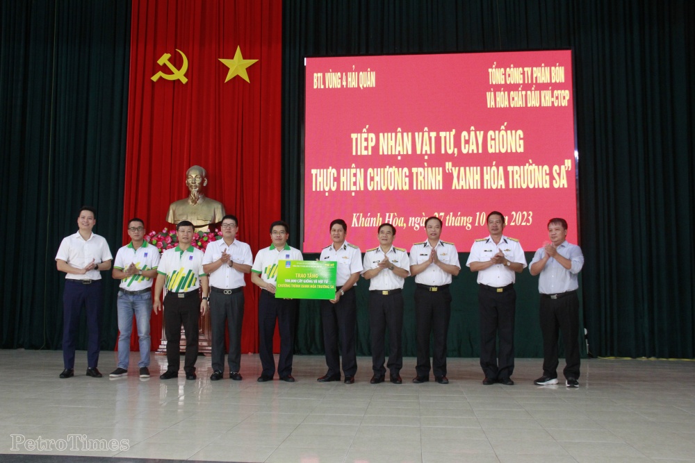 PVFCCo bàn giao vật tư và 100.000 cây xanh góp phần PVFCCo bàn giao vật tư và 100.000 cây xanh góp phần