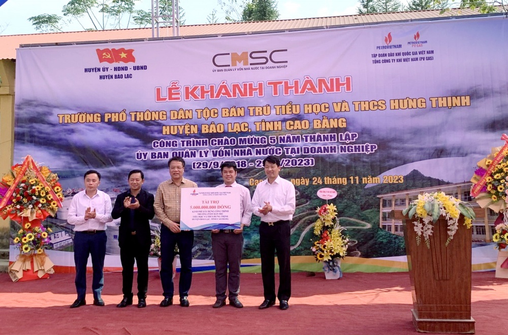 H3. Đại diện PV GAS trao chứng nhận 5 tỷ đồng tài trợ xây dựng công trình giáo dục mới tại Cao Bằng H3. Đại diện PV GAS trao chứng nhận 5 tỷ đồng tài trợ xây dựng công trình giáo dục mới tại Cao Bằng