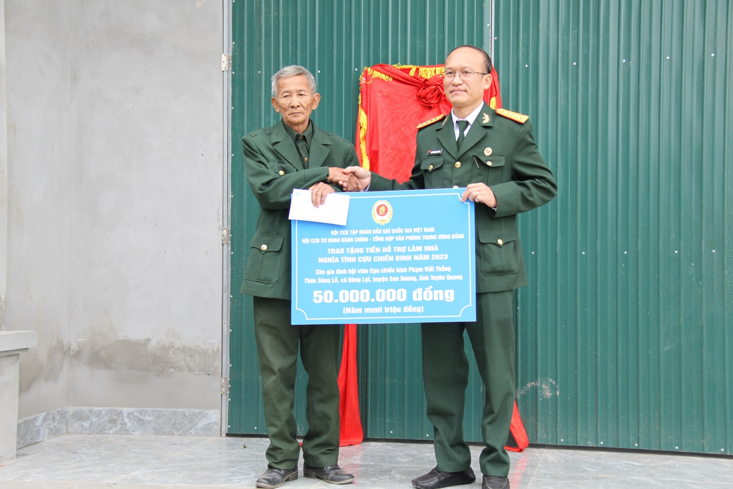 Khánh thành 2 căn nhà Khánh thành 2 căn nhà