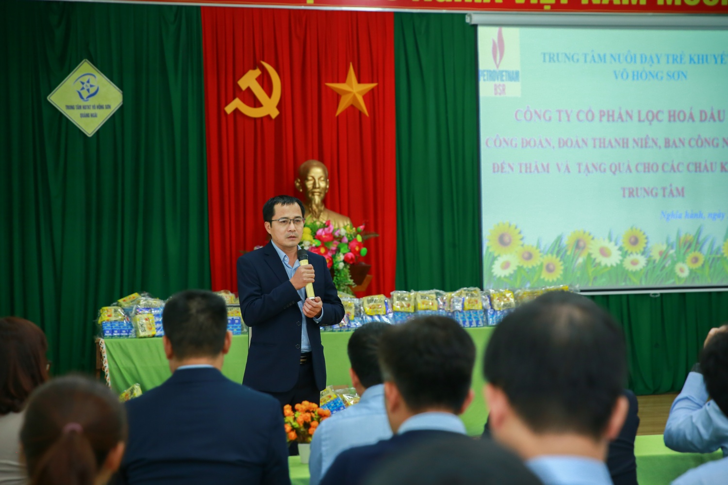 BSR trao nhiều phần quà cho các em học sinh tại Trung tâm nuôi dạy trẻ khuyết tật Võ Hồng Sơn