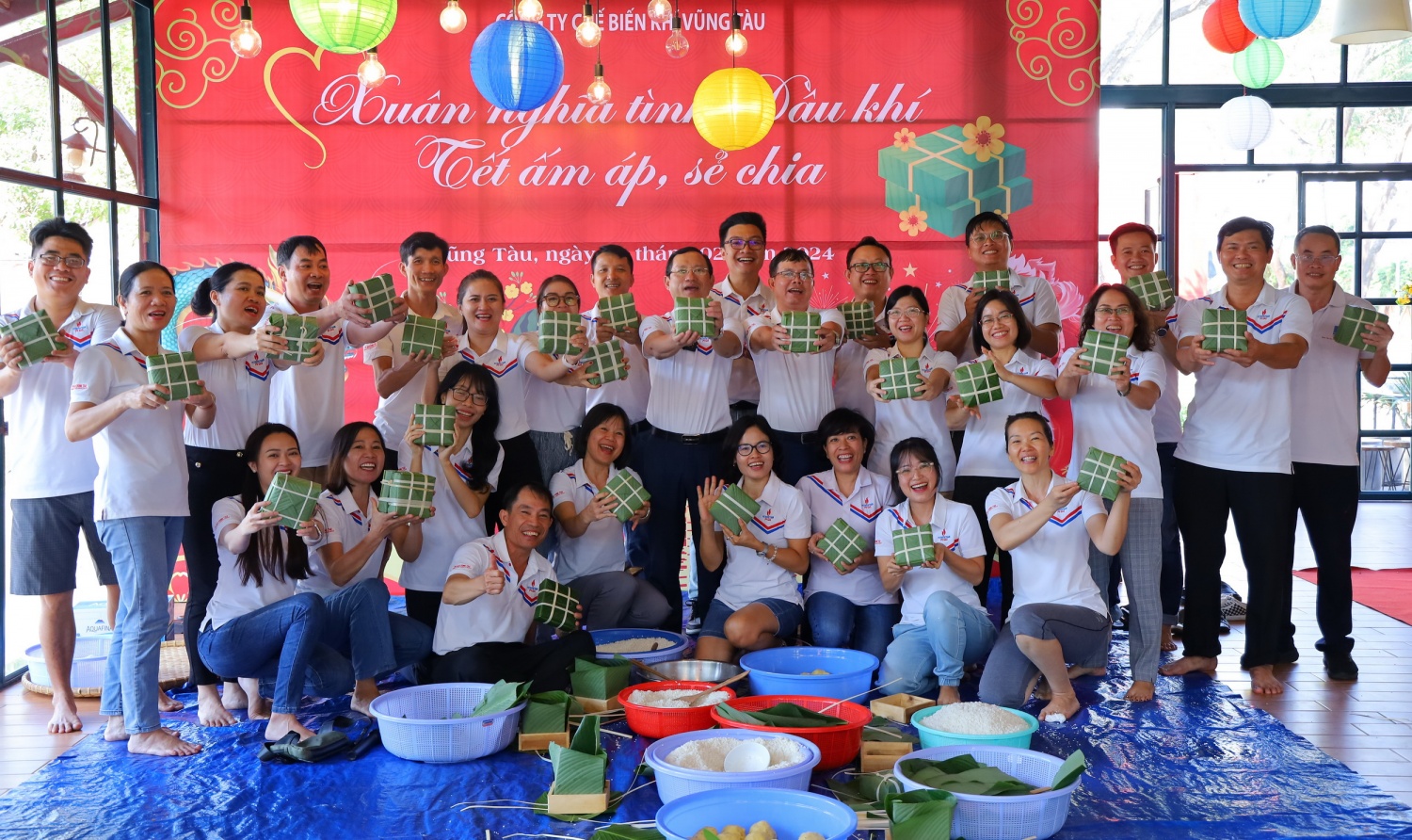 H3. Niềm vui bên nhau, động viên tinh thần lực lượng trực Tết xa nhà H3. Niềm vui bên nhau, động viên tinh thần lực lượng trực Tết xa nhà