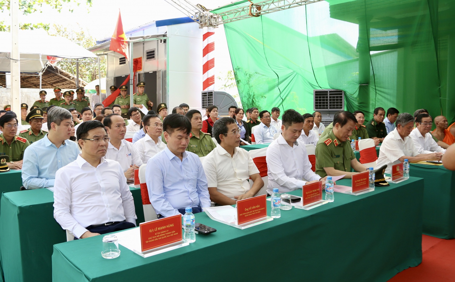 Petrovietnam tài trợ xây dựng 400 căn nhà cho người nghèo tại tỉnh Trà Vinh Petrovietnam tài trợ xây dựng 400 căn nhà cho người nghèo tại tỉnh Trà Vinh
