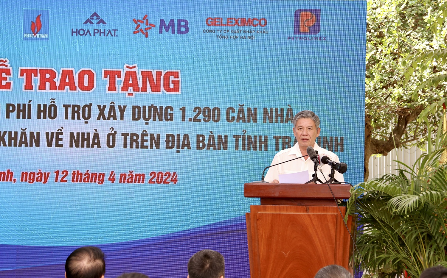 Petrovietnam tài trợ xây dựng 400 căn nhà cho người nghèo tại tỉnh Trà Vinh Petrovietnam tài trợ xây dựng 400 căn nhà cho người nghèo tại tỉnh Trà Vinh