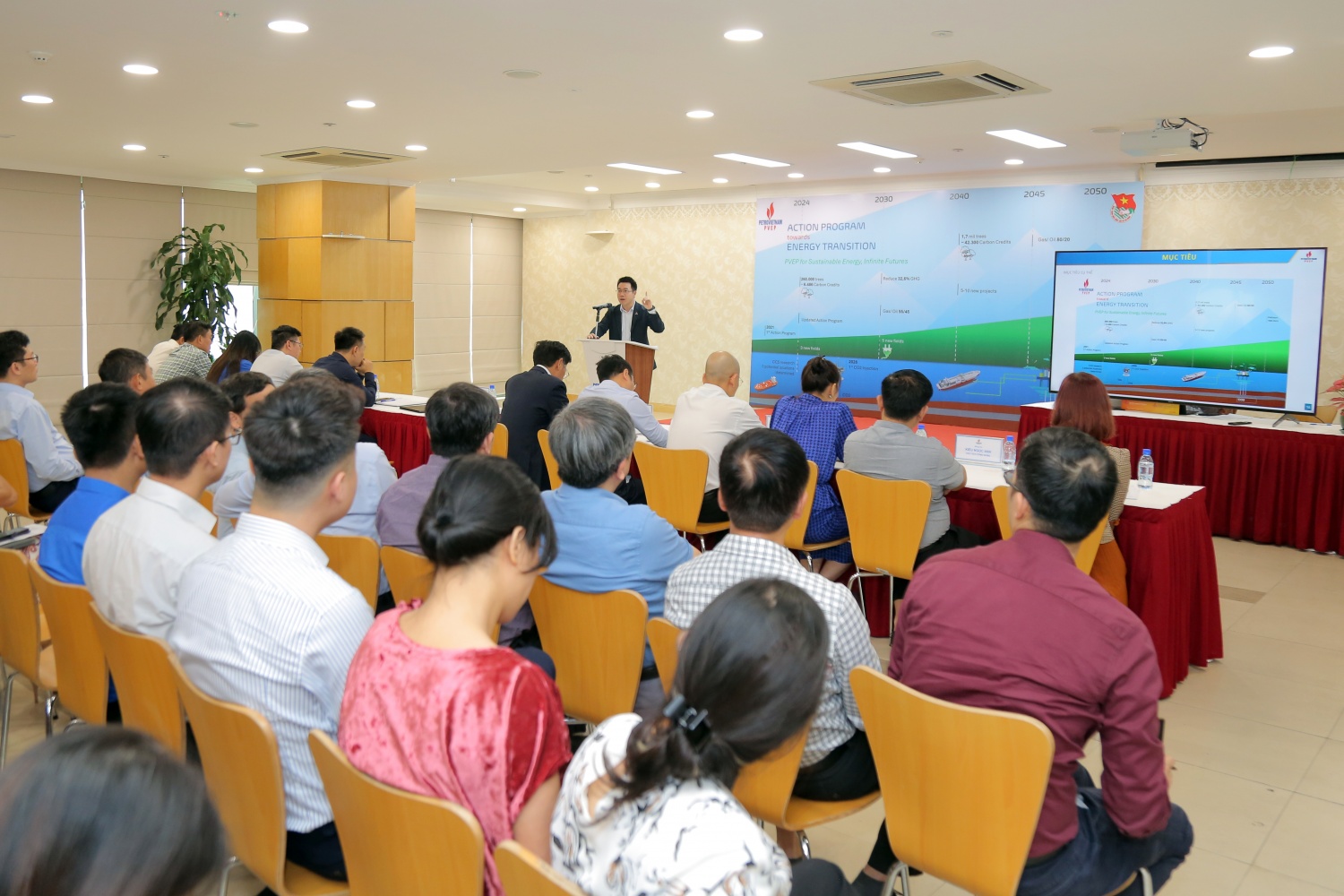 Con người giữ vai trò quan trọng trong quá trình thích ứng với chuyển dịch năng lượng của PVEP Con người giữ vai trò quan trọng trong quá trình thích ứng với chuyển dịch năng lượng của PVEP