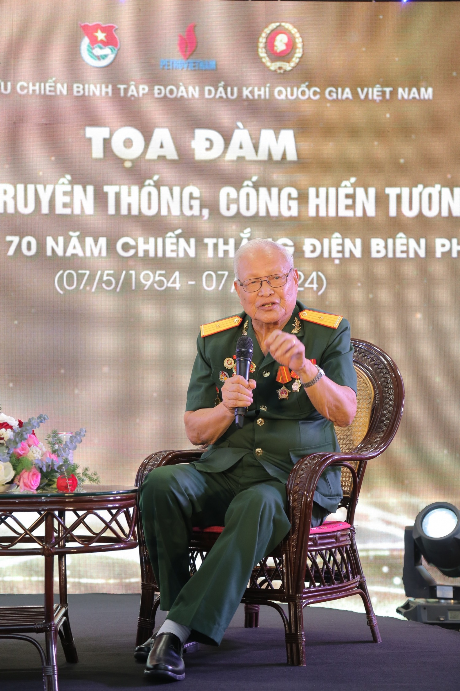 Chuyện về người lính Dầu khí “khoét núi, đào hầm” trong Chiến dịch Điện Biên Phủ Chuyện về người lính Dầu khí “khoét núi, đào hầm” trong Chiến dịch Điện Biên Phủ