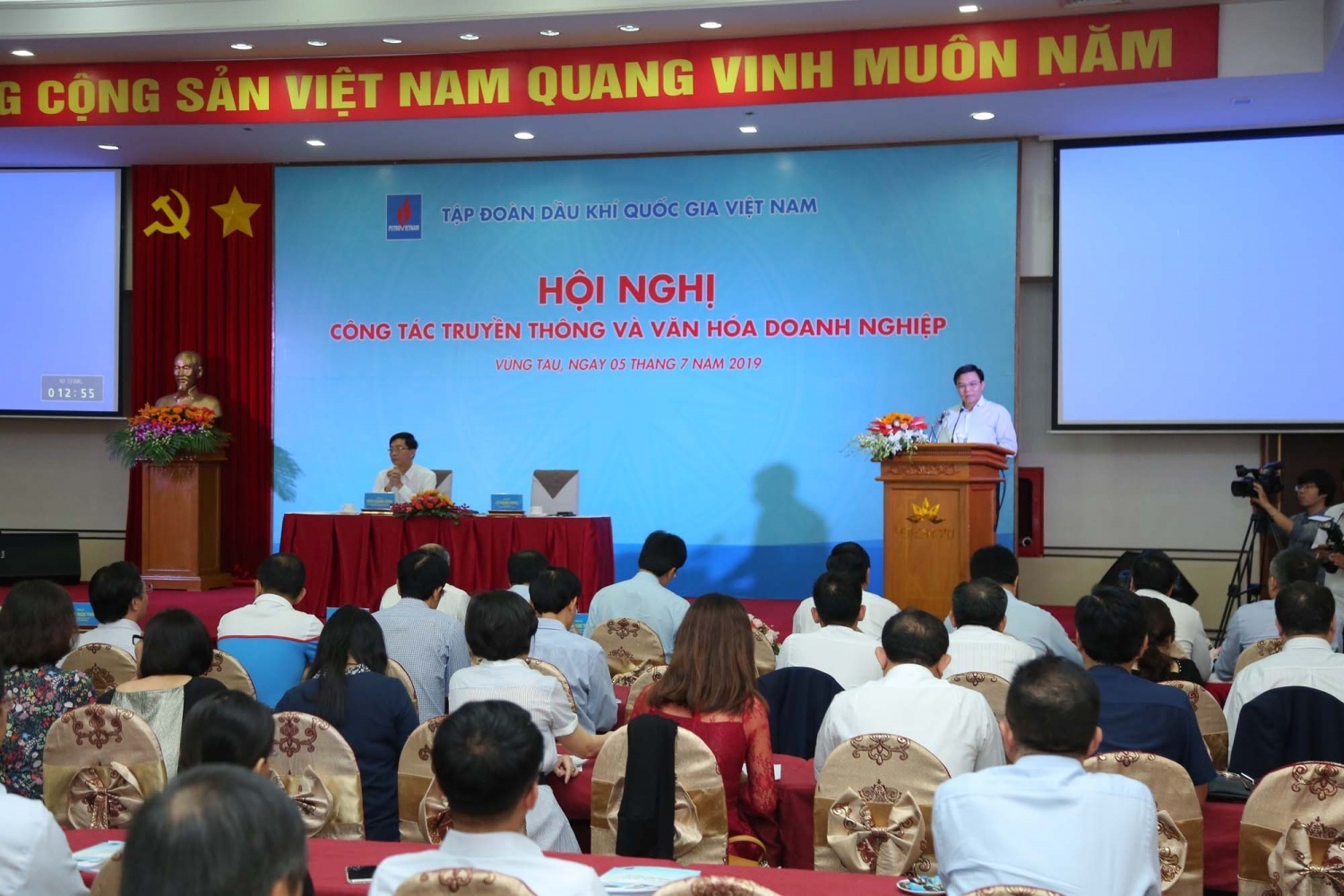 Bài 1: Để ngọn lửa dầu khí luôn sáng mãi trong tâm - trí những người dầu khí chân chính