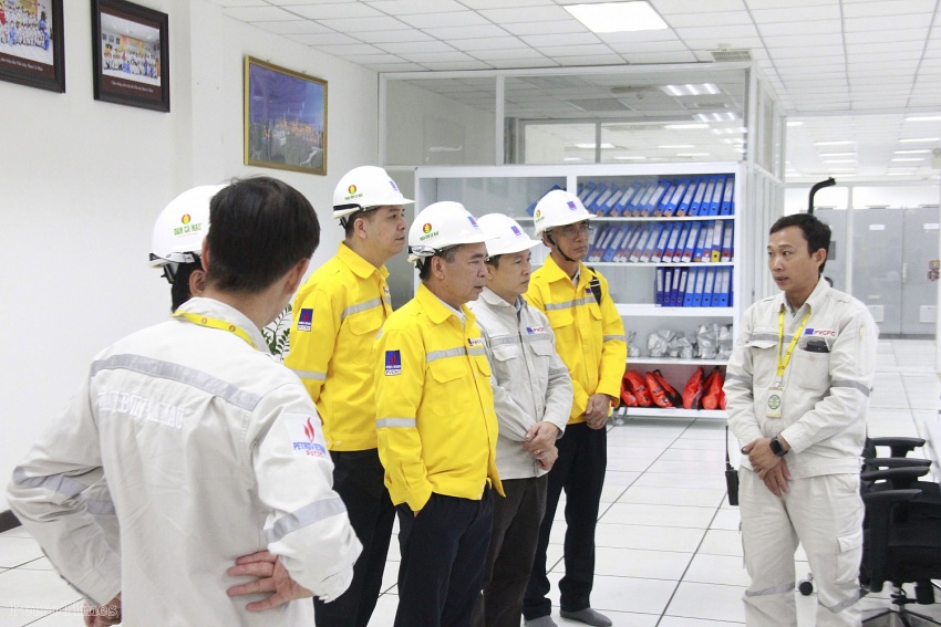 Hội Dầu khí Việt Nam làm việc với Hội Dầu khí Cà Mau và PVCFC Hội Dầu khí Việt Nam làm việc với Hội Dầu khí Cà Mau và PVCFC
