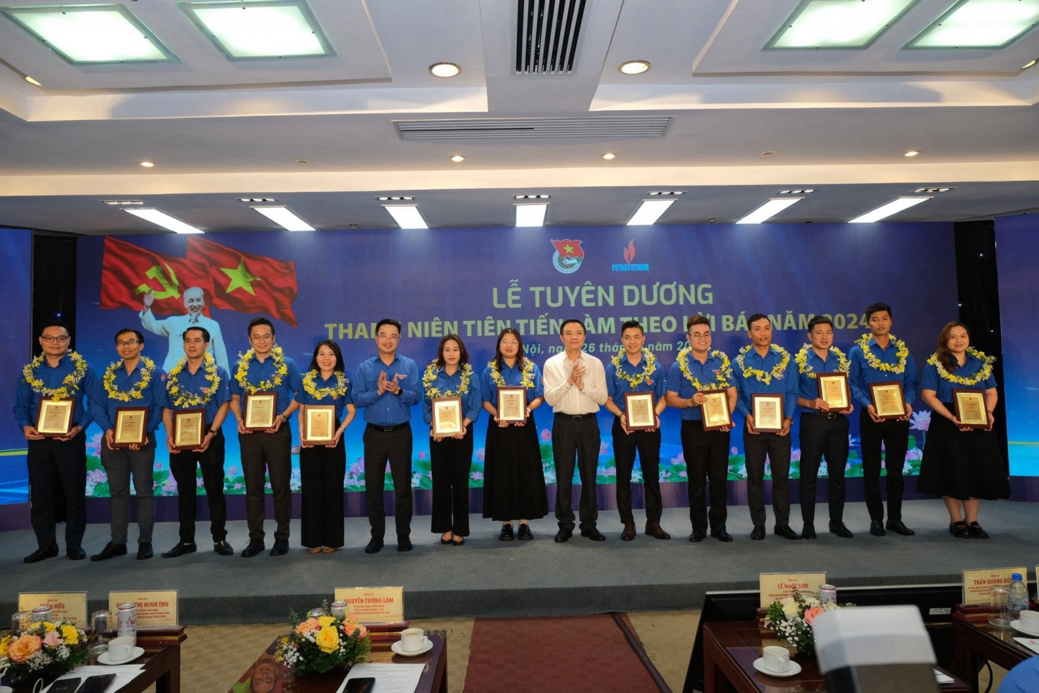 Nhận được danh hiệu “Thanh niên tiên tiến làm theo lời Bác” là niềm vinh dự vô cùng đối với Đỗ Thuỳ Linh – Phó bí thư Đoàn tại PVcomBank
