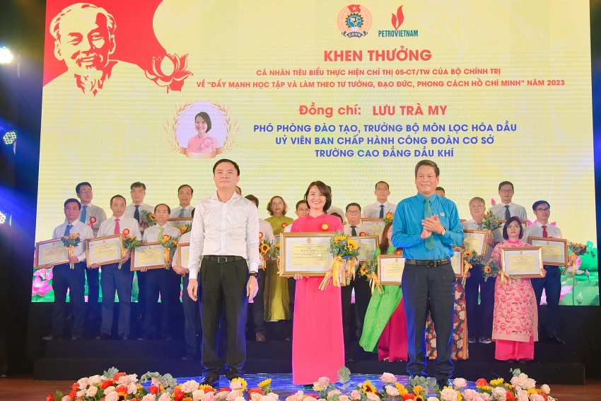 Cô giáo Lưu Trà My -Tấm gương sáng về học tập và làm theo lời Bác Cô giáo Lưu Trà My - Tấm gương sáng về học tập và làm theo lời Bác