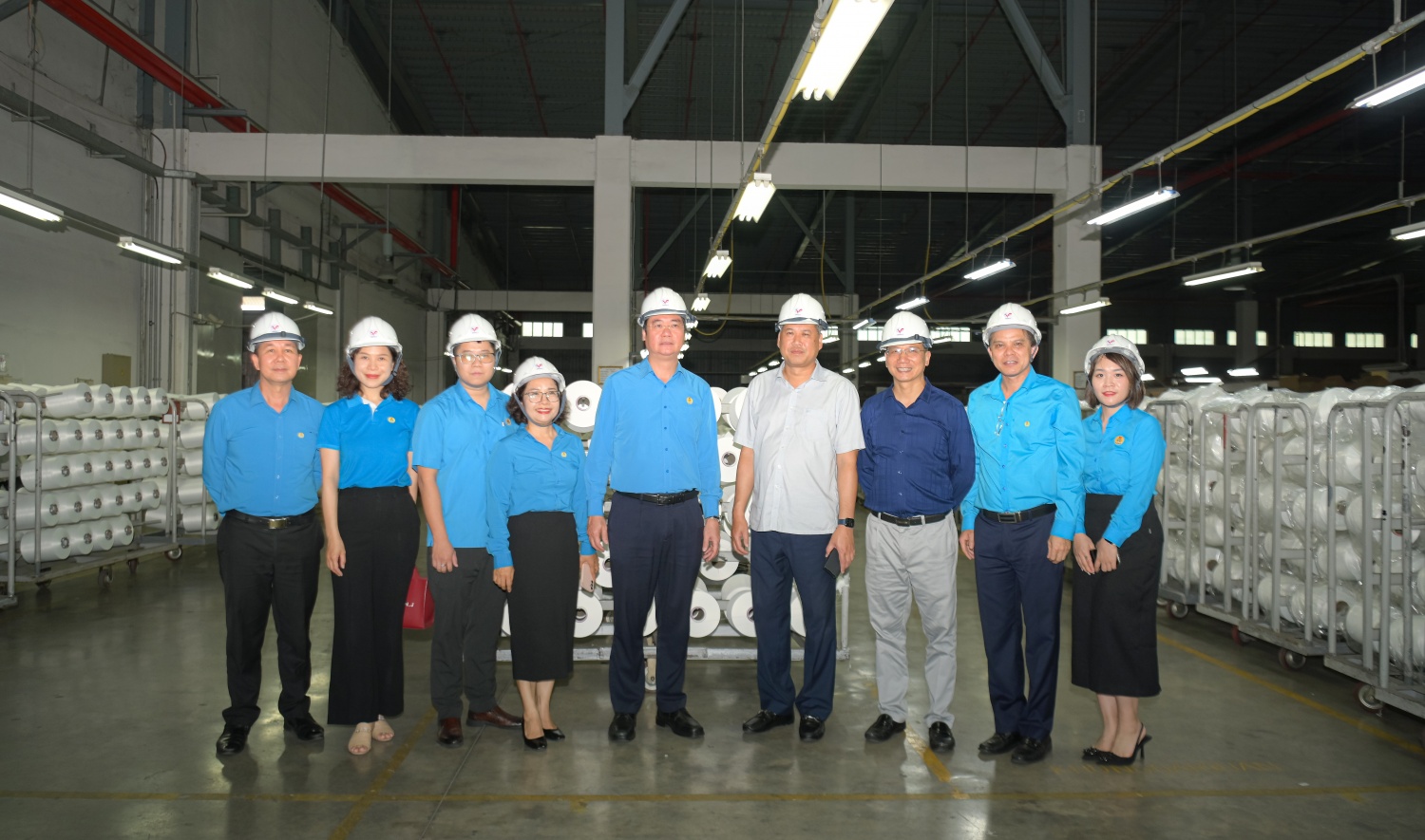 Lãnh đạo Tổng Liên đoàn Lao động Việt Nam và Công đoàn Dầu khí Việt Nam thăm, tặng quà người lao động có hoàn cảnh khó khăn Lãnh đạo Tổng Liên đoàn Lao động Việt Nam và Công đoàn Dầu khí Việt Nam thăm, tặng quà người lao động có hoàn cảnh khó khăn