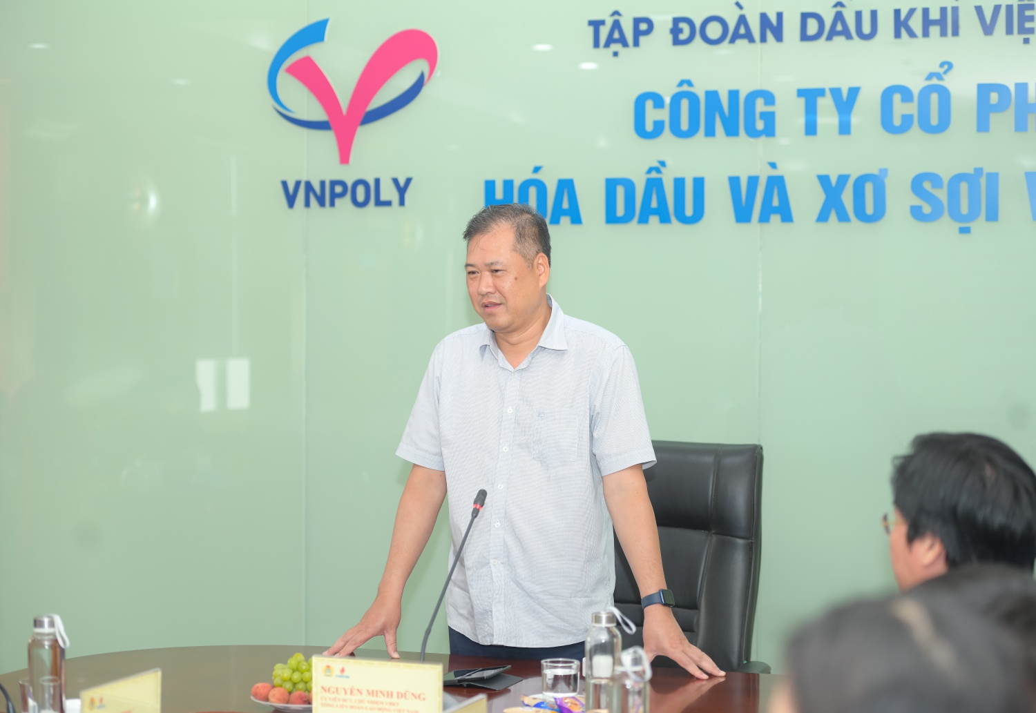 Lãnh đạo Tổng Liên đoàn Lao động Việt Nam và Công đoàn Dầu khí Việt Nam thăm, tặng quà người lao động có hoàn cảnh khó khăn Lãnh đạo Tổng Liên đoàn Lao động Việt Nam và Công đoàn Dầu khí Việt Nam thăm, tặng quà người lao động có hoàn cảnh khó khăn