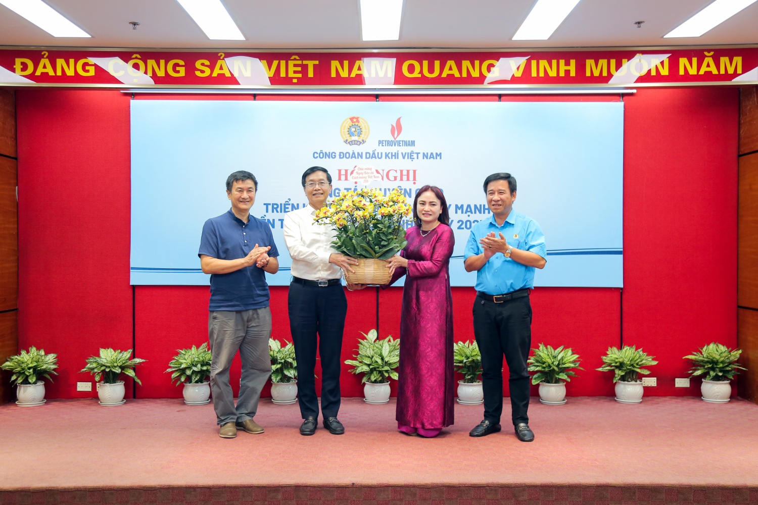 Công đoàn Dầu khí Việt Nam: Đẩy mạnh, nâng cao hiệu quả công tác truyền thông công đoàn Công đoàn Dầu khí Việt Nam: Đẩy mạnh, nâng cao hiệu quả công tác truyền thông công đoàn