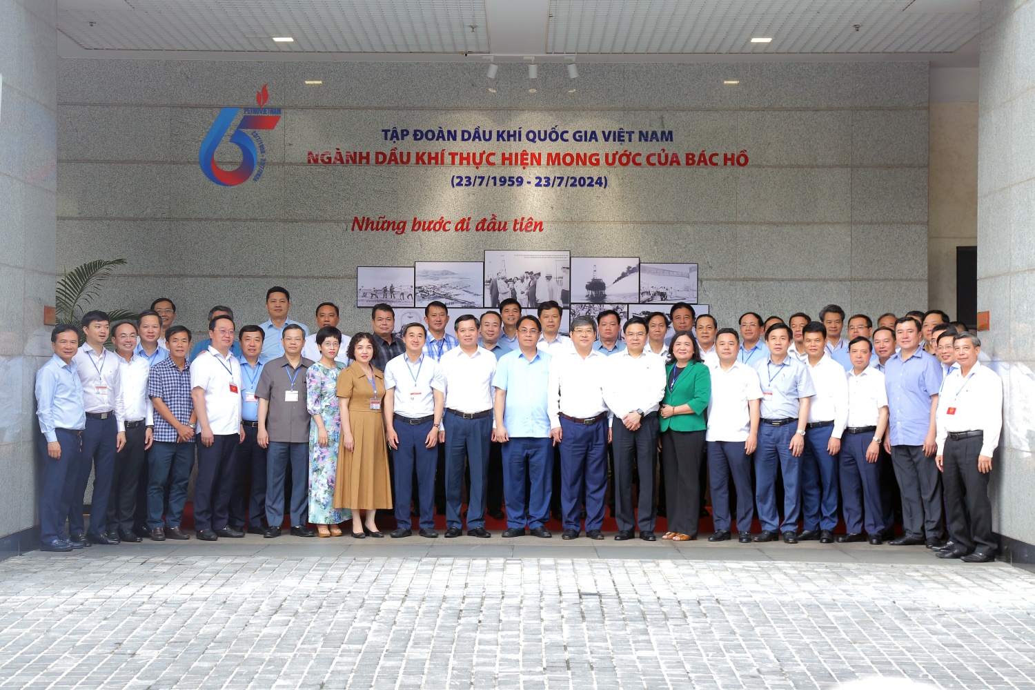 Lớp bồi dưỡng cán bộ quy hoạch Ủy viên BCH Trung ương khóa XIV khảo sát thực tế tại Petrovietnam Lớp bồi dưỡng cán bộ quy hoạch Ủy viên BCH Trung ương khóa XIV khảo sát thực tế tại Petrovietnam