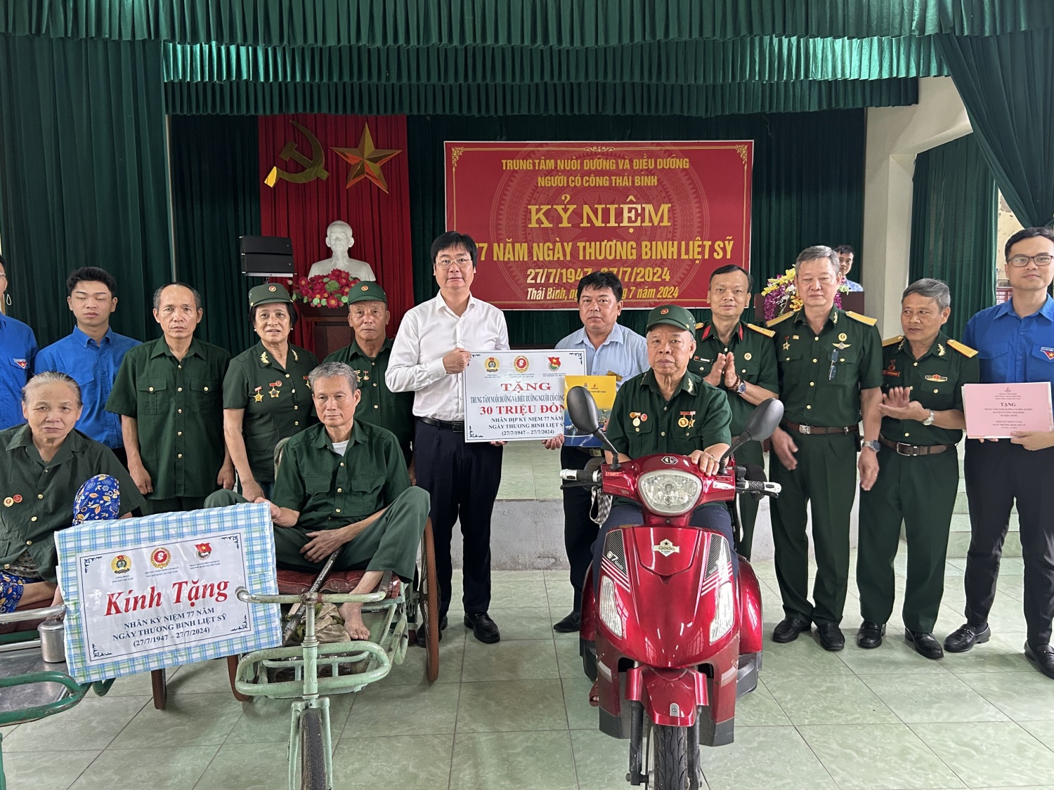 Đoàn công tác Petrovietnam tri ân các thương bệnh binh